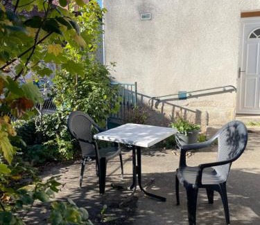 Eguzon-Chantome Apartment | La clé des champs