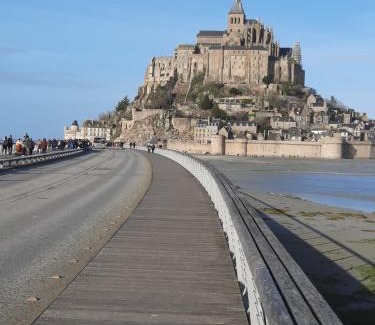 Saint-Quentin-sur-le-Homme Apartment | La Clé du Chesnot