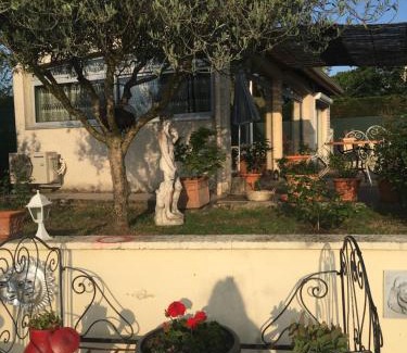 Sainte-Colombe Apartment | La Colombe