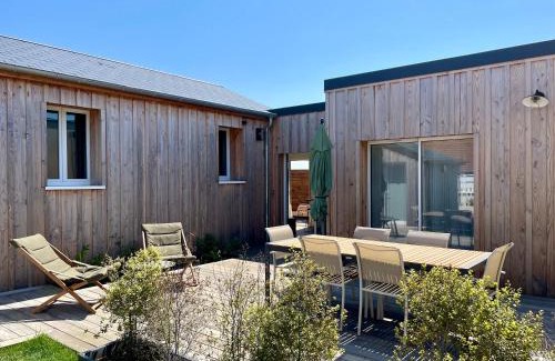 Saint-Come-de-Fresne House | La Comète by Melrose