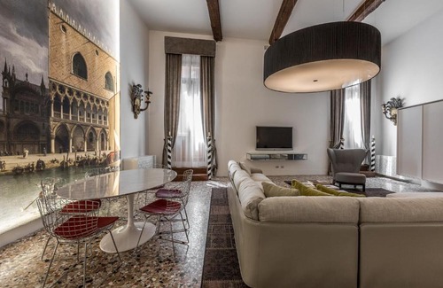 San Marco Apartment | La Corte dei Cuoridoro 2 Canal View