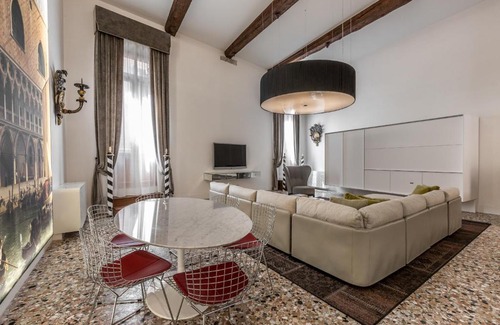 San Marco Apartment | La Corte dei Cuoridoro 2 Canal View