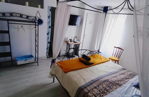 Montirat Bed & Breakfast | La Douce Parenthèse B&B entre bois et champs-Accueil motards