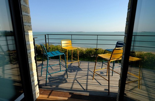 Reville Apartment | La Dunette, a southern balcony facing the sea