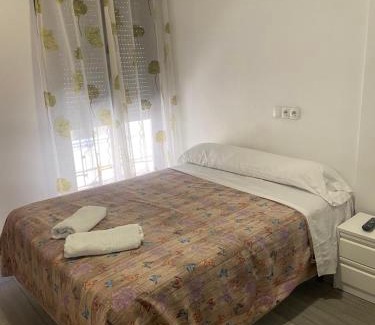 Zaragoza Centro House | La Ferroviaria -Suite 1 Dormitorio Con Salón más Baño Privado - Balcón - 2º Sin Ascensor-