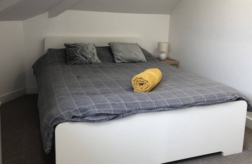 Rushmoor District Apartment | La Fontaine Court Apartments