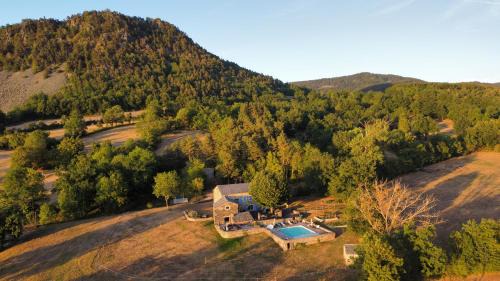 Saint-Etienne-Lardeyrol Bed & Breakfast | La Framboisine