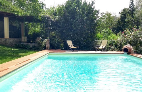 Montespertoli House | La Giuncaia, a farmhouse in the hills of Chianti with a private garden and pool for you