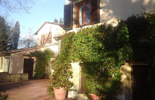 Montespertoli House | La Giuncaia, a farmhouse in the hills of Chianti with a private garden and pool for you