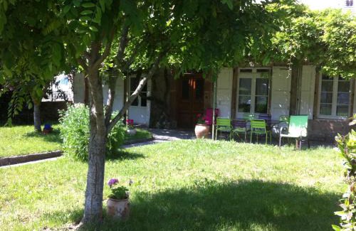 La Canourgue Apartment | La Glycine