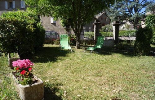 La Canourgue Apartment | La Glycine