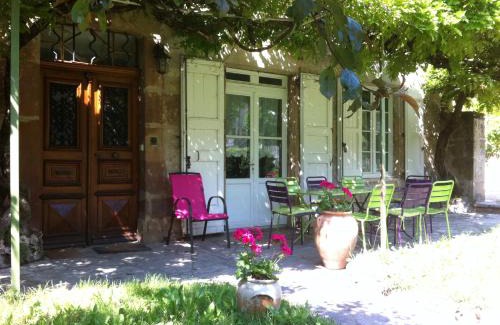 La Canourgue Apartment | La Glycine