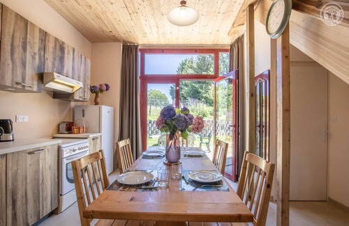 Saint-Genix-sur-Guiers House | LA Grange D'eugene - St-genix-les-villages