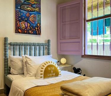 Gigante House | LA HERMOSA CASA AMARILLA