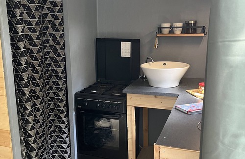 Lesquielles-Saint-Germain Cabin | La Hutte et son Dôme « Entre Ciel et Terre »