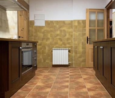 Les Coves de Vinroma Ski Chalet | La Llobatera Casa Rural