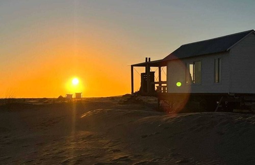 Partido de Tres Arroyos Cabin | "La Luisa" house on the beach in front of the sea.