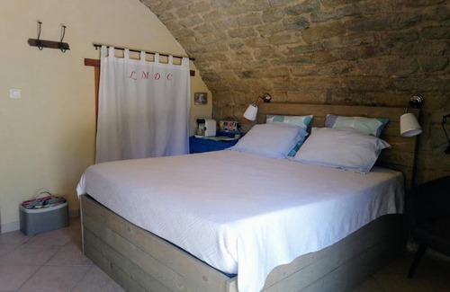 La Motte-de-Galaure Bed & Breakfast | La Méridienne des Collines