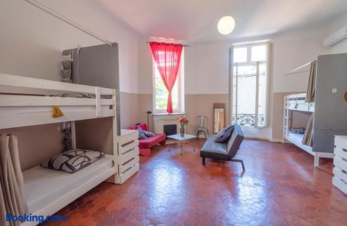 Jean-Medecin Hostel | La Maïoun Guesthouse Hostel