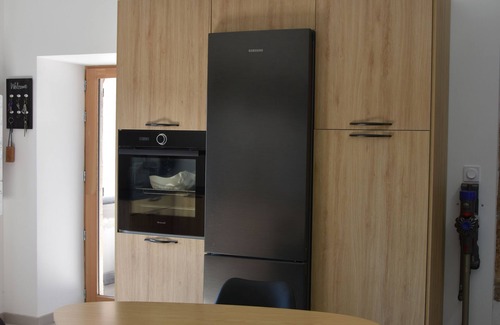 Ailhon House | "la Maison Bleue du Plot": Maison en Pierre Avec Piscine et Terrain de Pétanque