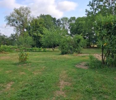 Marcilly-Ogny House | la maison bleue