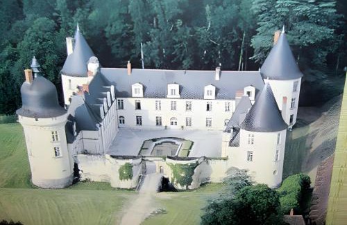 Thesee House | La Maison Bleue