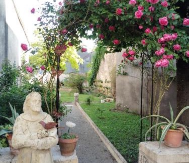 Neufchateau Bed & Breakfast | La Maison d'Adèle