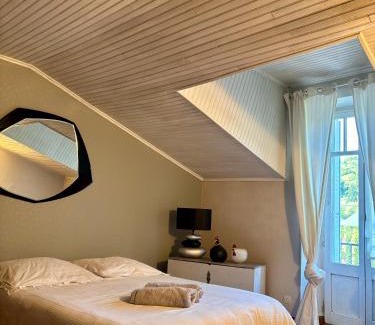 Viviers-sur-Chiers House | la maison d'Emilia verdure et murmure de l'eau