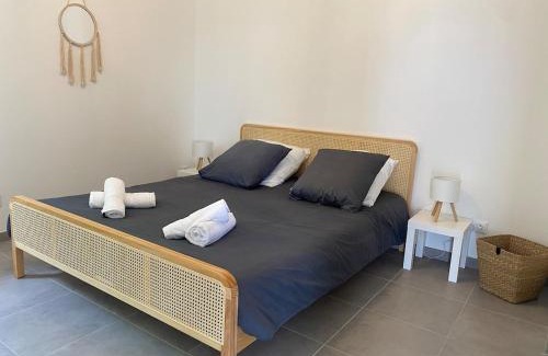 Saint-Avit-Senieur House | la maison dans la prairie fleurie gite bleuet