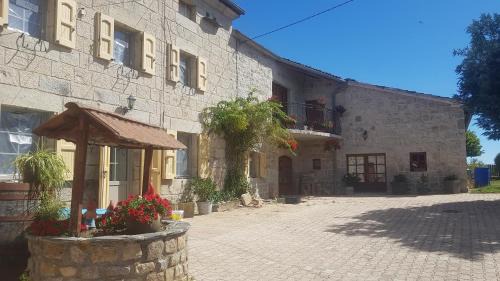 Lapte House | la maison de pierre