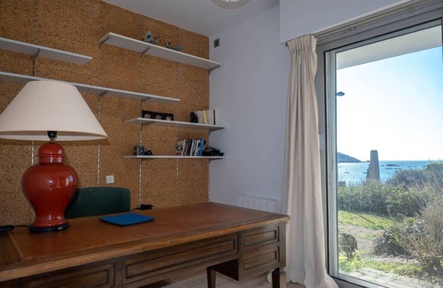 Trebeurden House | la maison de pors te · Accès plage pors termen