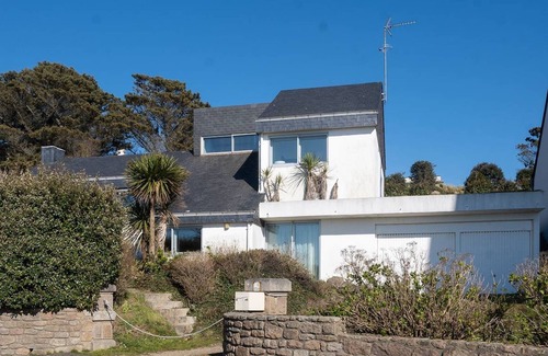 Trebeurden House | la maison de pors te · Accès plage pors termen