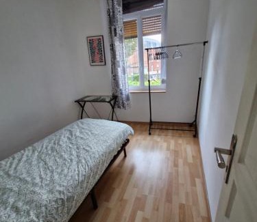 Fourmies House | La maison de Victoire avec cour