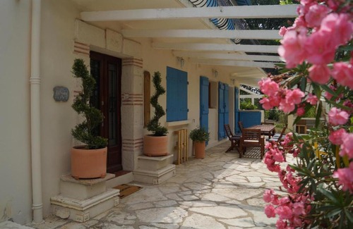 Saint-Jean-de-Thurac Bed & Breakfast | La Maison des Eaux