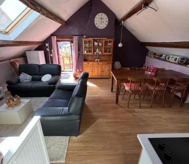 Corancy Apartment | La Maison du bonheur - Gîte RULINA - Corancy