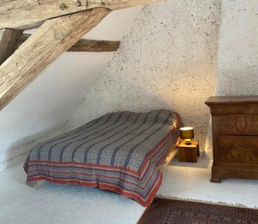 Lurcy-le-Bourg House | La maison du moulin