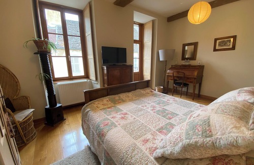 Flavigny-sur-Ozerain Bed & Breakfast | La Maison Galimard – Guest Rooms in Flavigny-sur-Ozerain