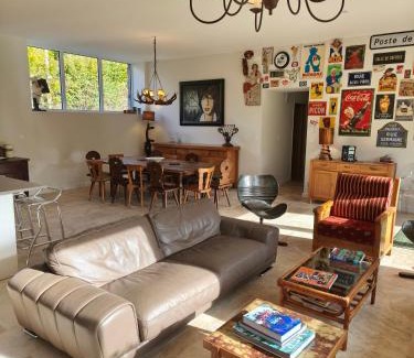 Saint-Martin-de-la-Mer House | La maison du lac