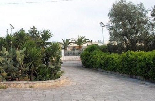 Carovigno Hotel | La Maison One B&B