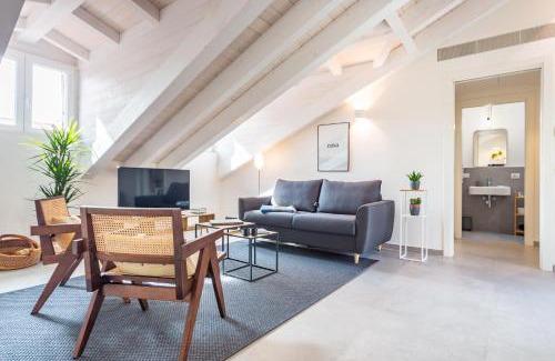 Chinatown Apartment | La Mansarda di Sarpi