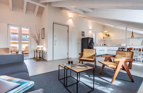 Chinatown Apartment | La Mansarda di Sarpi