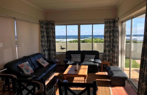 Sandbaai House | La Mer, a beautiful beachfront home in Sandbaai