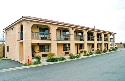 West Athens Hotel | La Mirage Inn LAX Airport