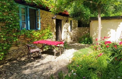 Setenil de las Bodegas House | La Molina - casas independientes en naturaleza excepcional