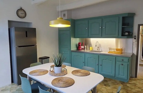 Grignan House | La Montée du Château