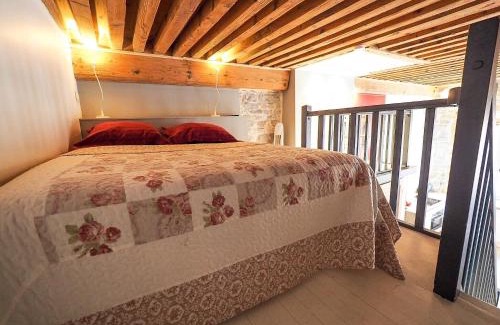 Old Lyon Apartment | La Nuit Saint Georges