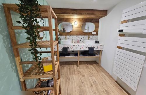 Saint-Omer Boat Rental | La Péniche - Gîte de groupe insolite