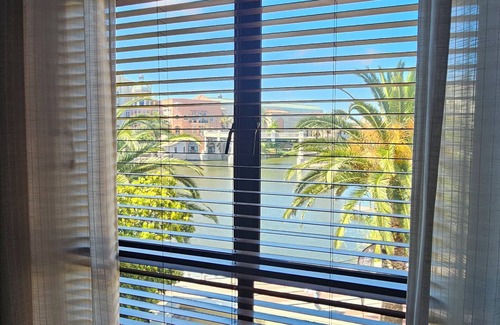 Century City Apartment | La Palmera - The Island Club: on the banks of Canal Walk, next to Century Mall