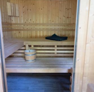 Orchamps-Vennes Villa | La Parenthèse d'Orchamps - Villa avec Piscine, Sauna, Billard et Pétanque