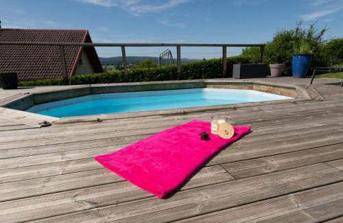 Orchamps-Vennes Villa | La Parenthèse d'Orchamps - Villa avec Piscine, Sauna, Billard et Pétanque